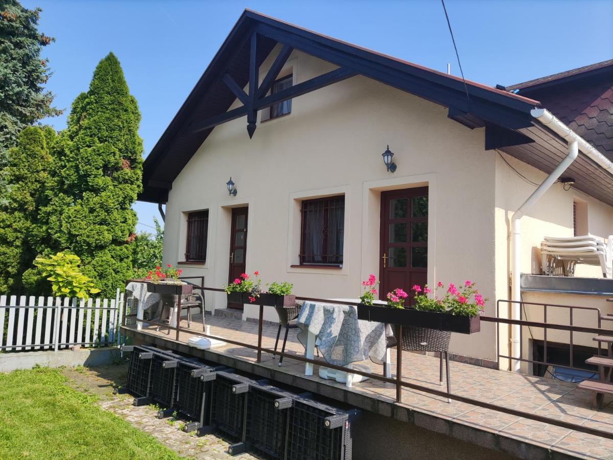 Feszek Apartmanhaz Vonyarcvashegy Exterior photo
